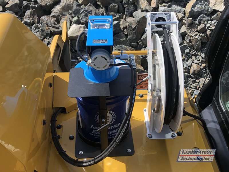 Self Contained Lubrication for Excavators