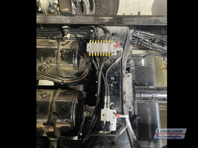 Peterbilt PACCAR Dump Truck ReliaMAX™ Automatic Lubrication System