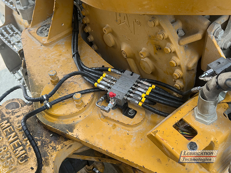CAT 740GC Haul Truck ReliaMAX™ Automatic Lubrication System Installation