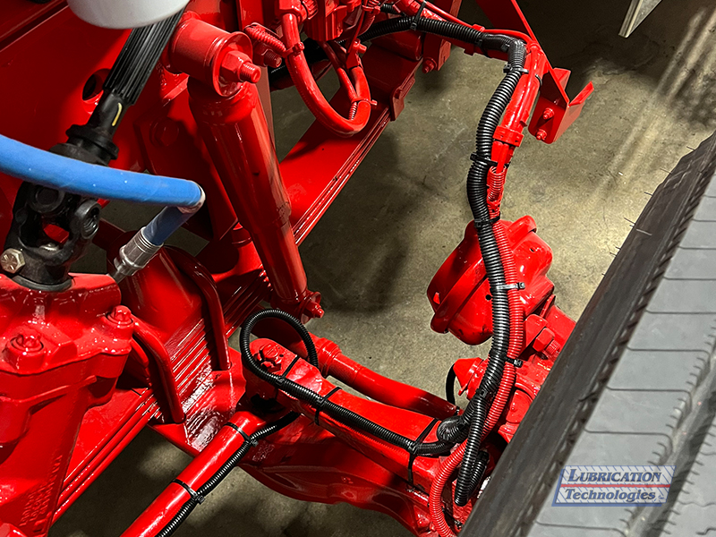 Kenworth 2024 W900 Tandem Axle Tractor - ReliaMAX™ Automatic Lubrication System Installation