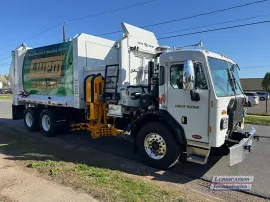 peterbilt-520-new-way-sidewinder-side-loader-refuse-truck-01