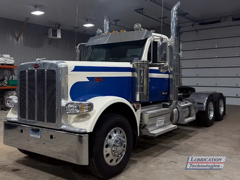 peterbilt-589-tractor-2024-01