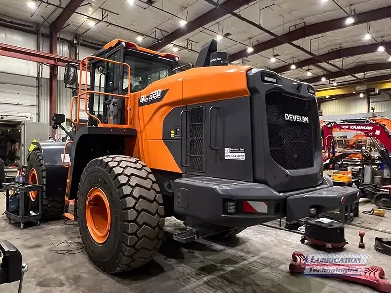 sc-develon-dl320-7-wheel-loader-2023-1