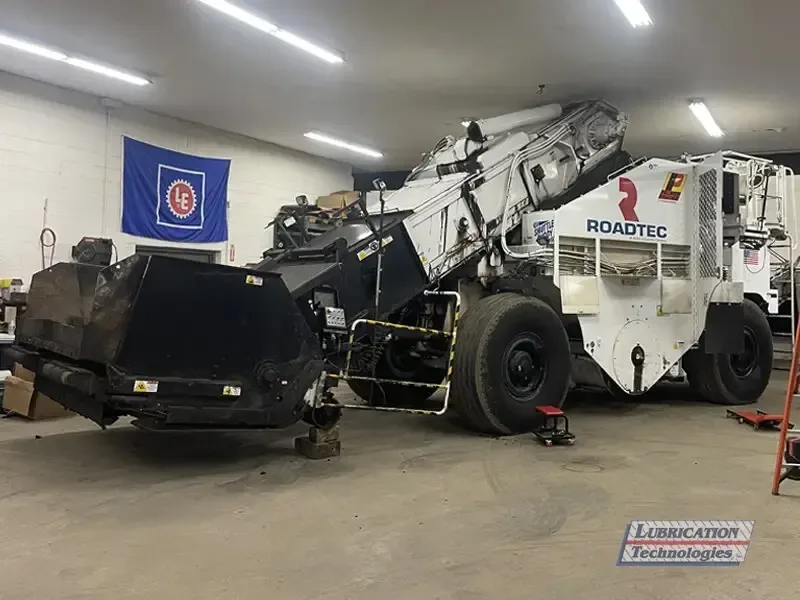 ReliaMAX Automatic Lubrication System installation on Roadtec SB-2500E Shuttle Buggy